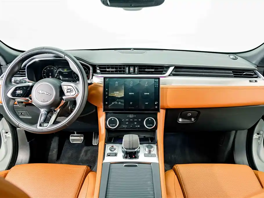 Jaguar F-PACE 2023 — фото 10