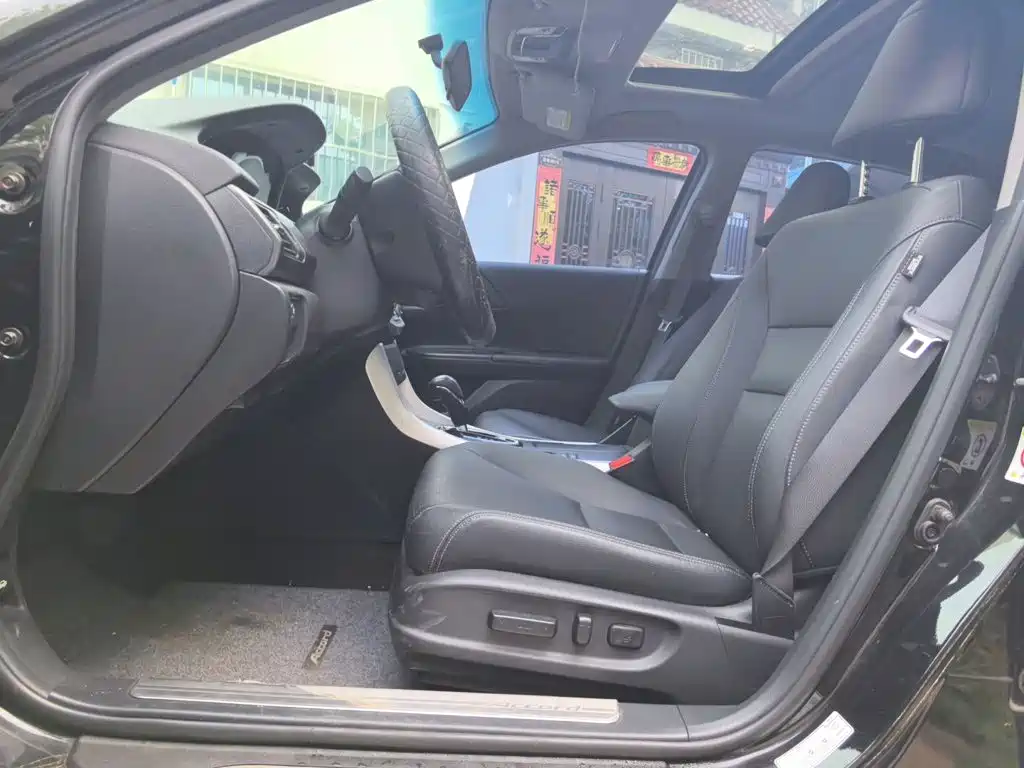 Honda Accord 2015 — фото 11