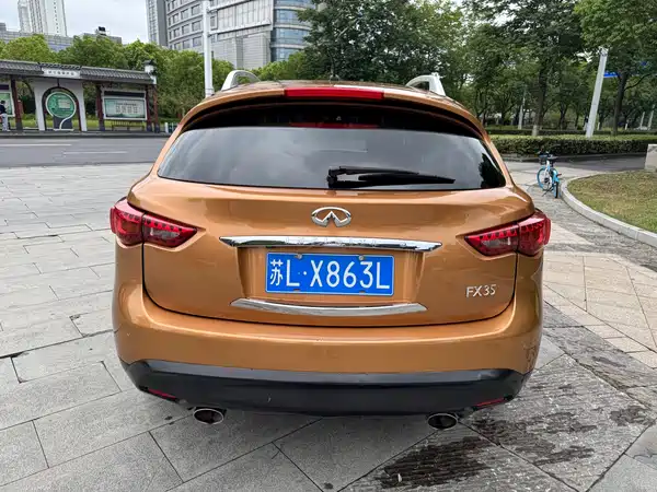 Infiniti FX 2011