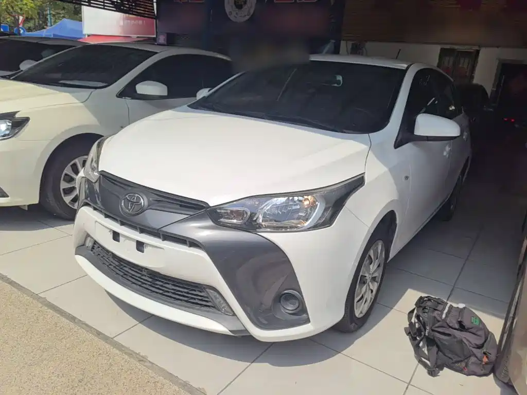Toyota Yaris L 2019 — фото 1