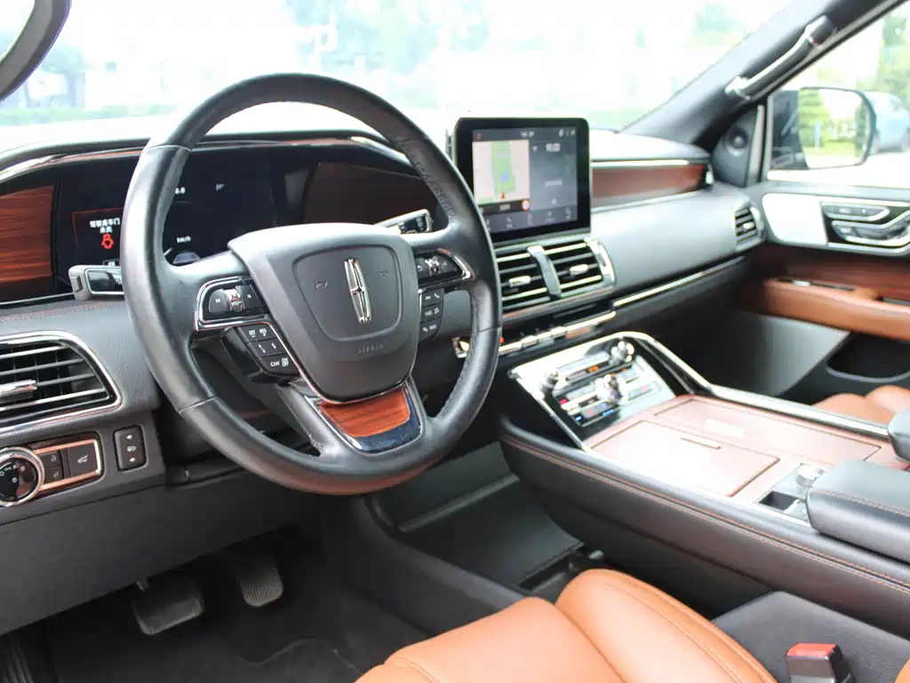 Lincoln Navigator 2021 — фото 16