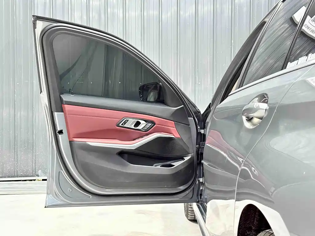 BMW 3 Series 2023 — фото 12