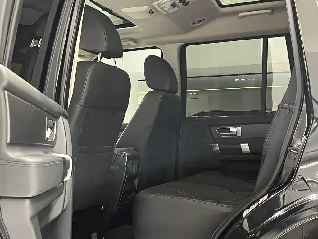 Land Rover Discovery 2014 — фото 8