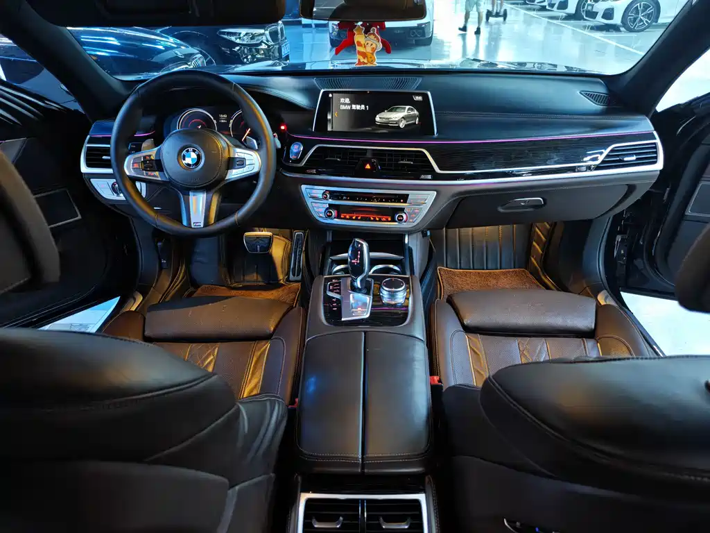 BMW 7 Series 2019 — фото 10