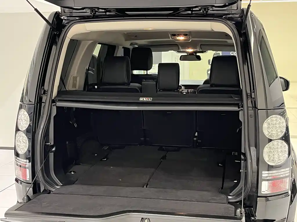 Land Rover Discovery 2014 — фото 19