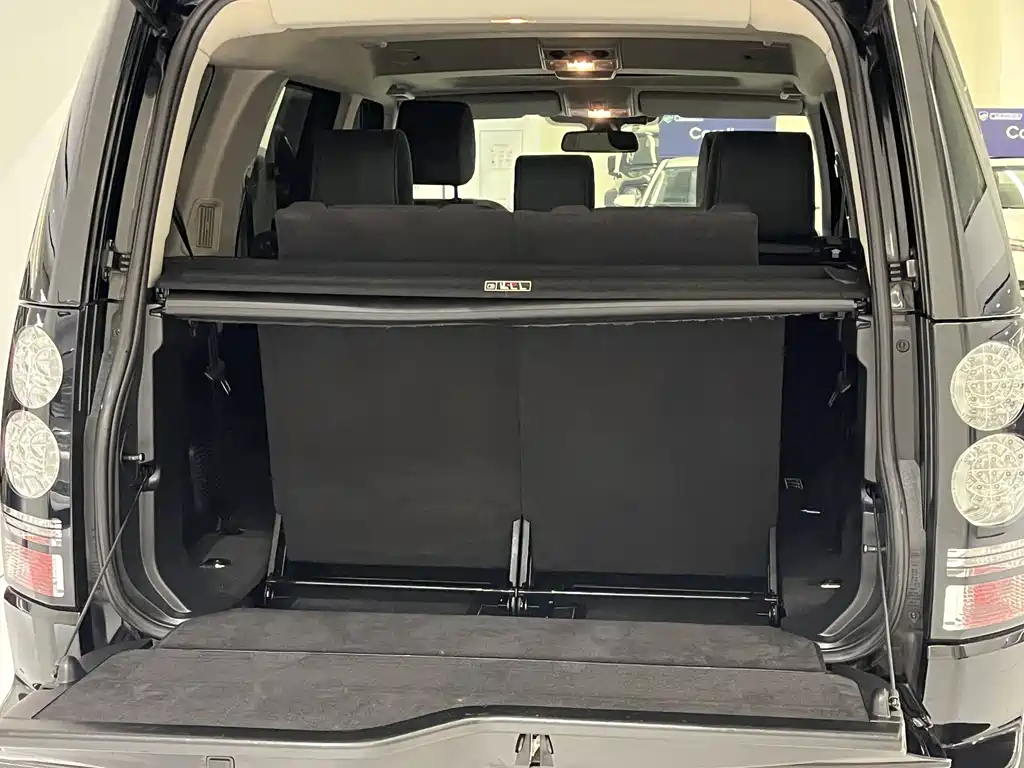 Land Rover Discovery 2014 — фото 20