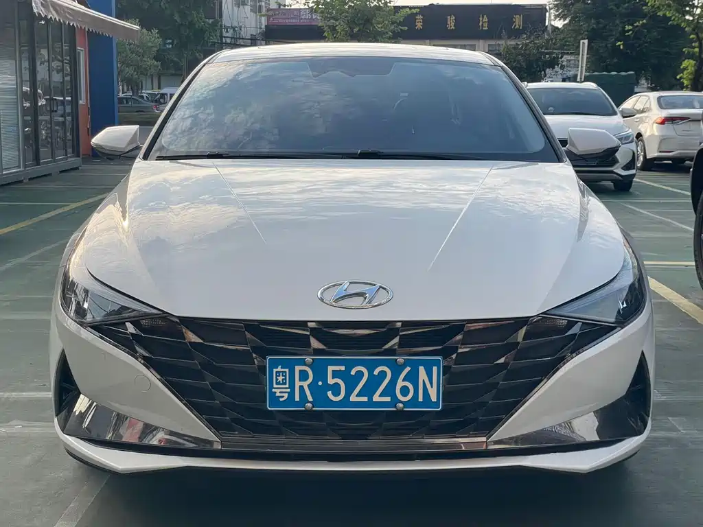 Hyundai Elantra 2023