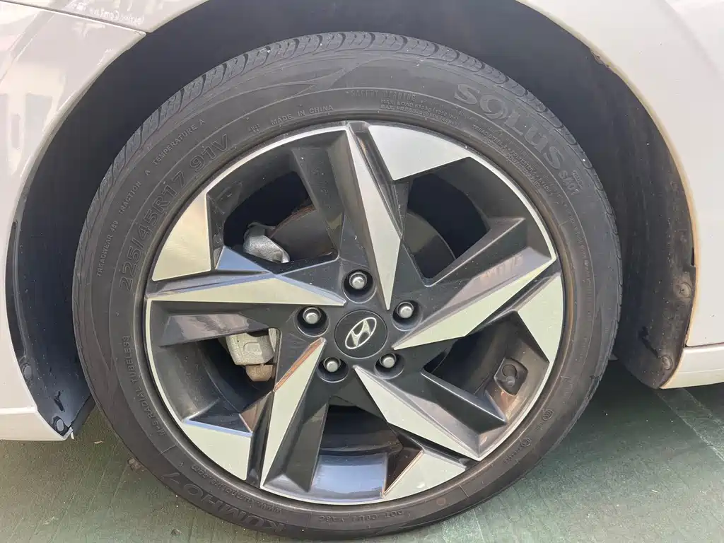 Hyundai Elantra 2023 — фото 16