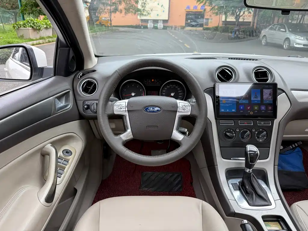 Ford Win 2015 — фото 15