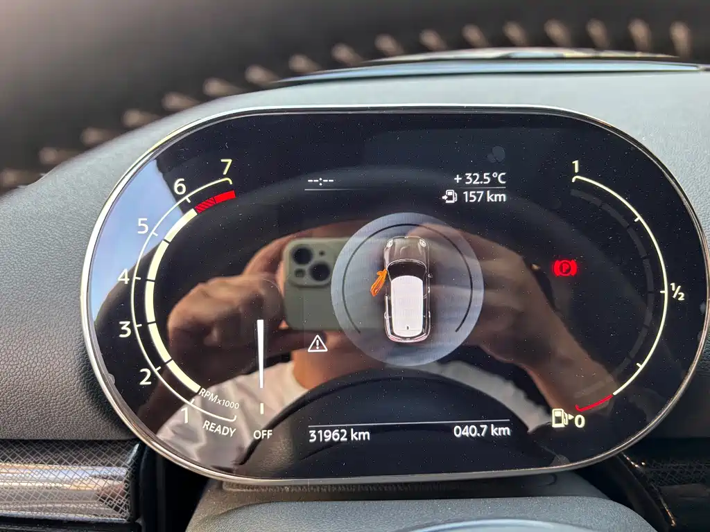 MINI Clubman 2023 — фото 10