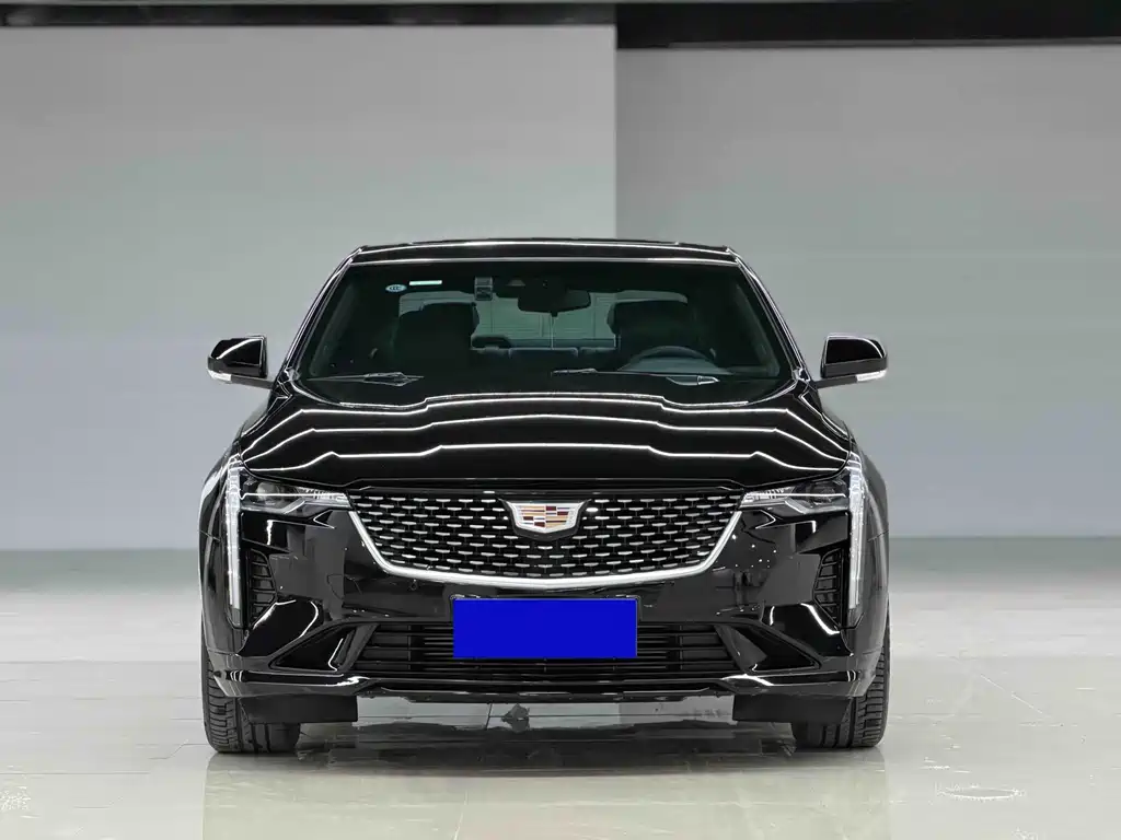 Cadillac CT4 2024 — фото 1