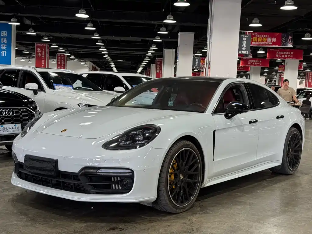 Porsche Panamera 2020 — фото 1