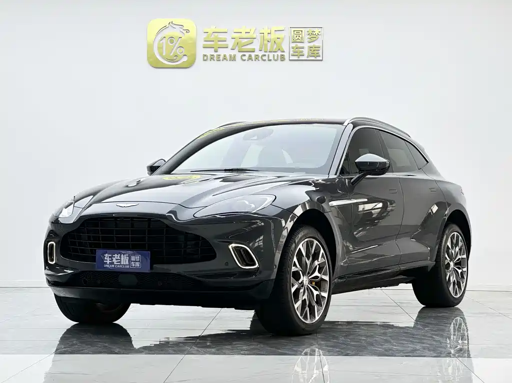 Aston Martin DBX 2024