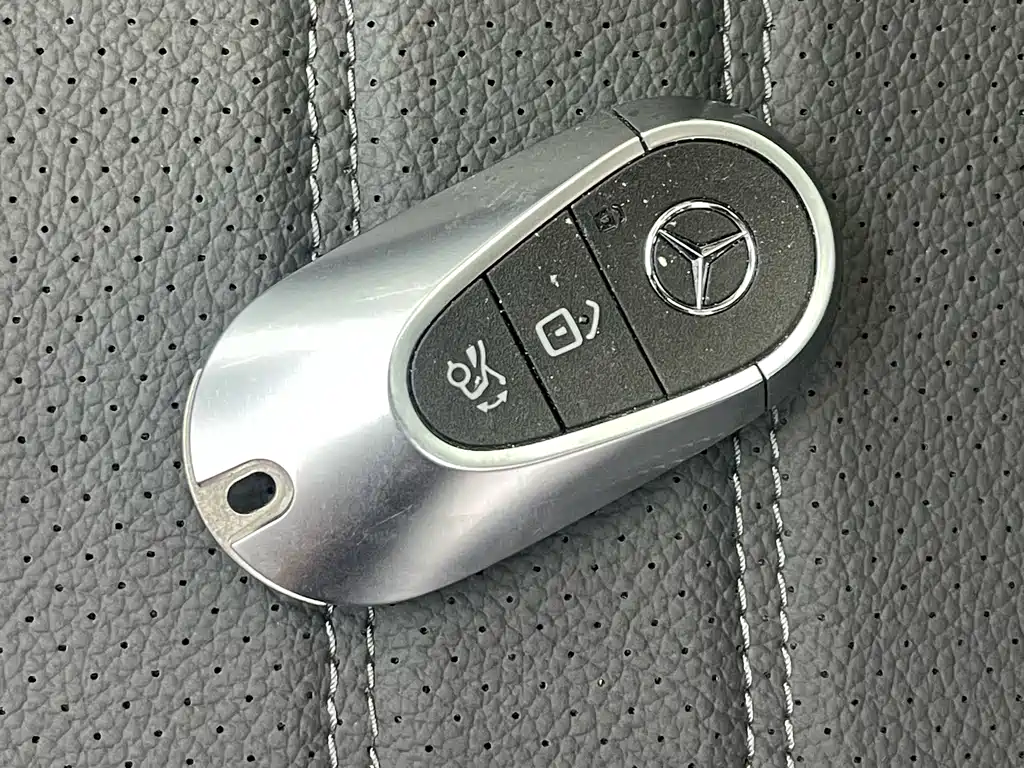 Mercedes-Benz C-Class 2024 — фото 15