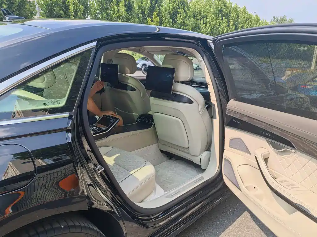 Audi A8 2023