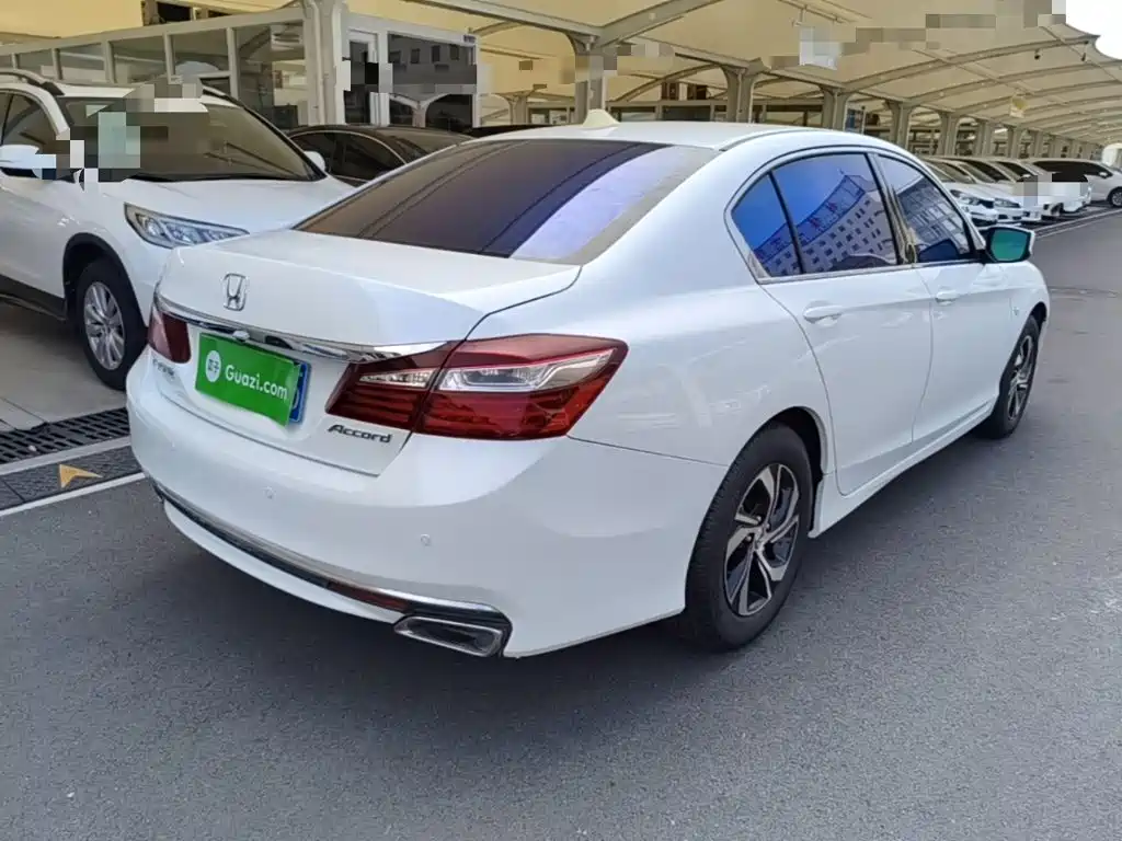 Honda Accord 2018 — фото 7