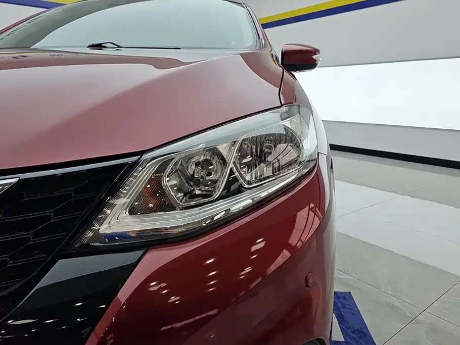 Nissan Tiida 2018