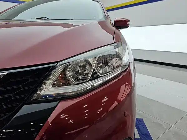 Nissan Tiida 2018