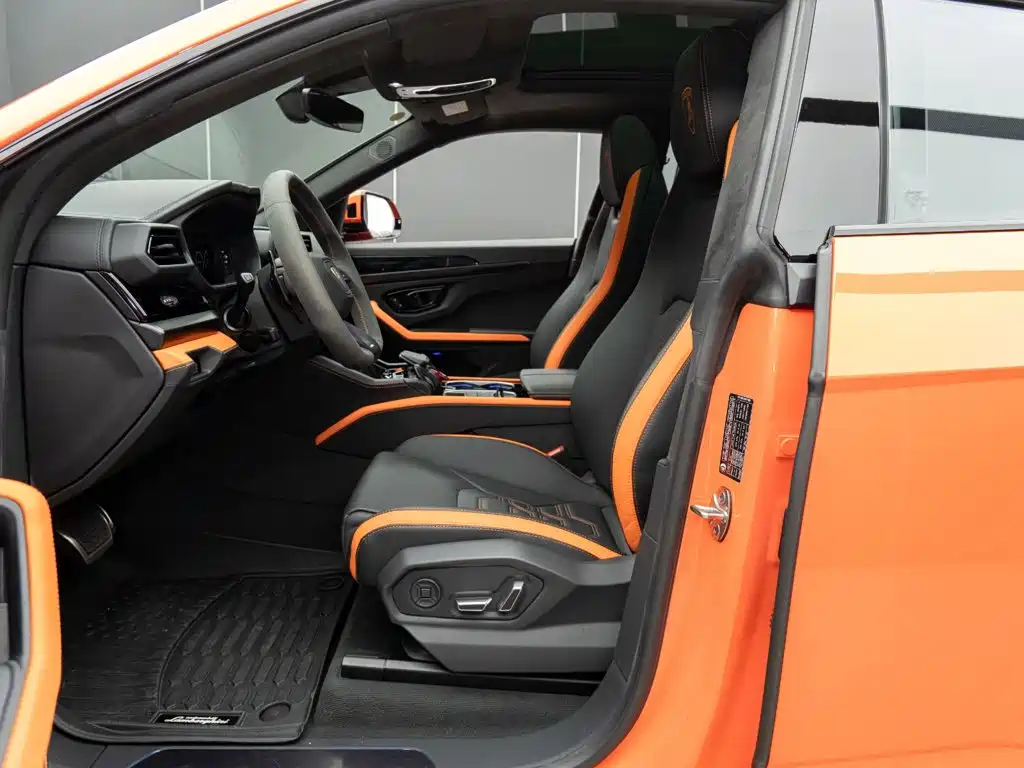 Lamborghini Urus SE 2025 — фото 10
