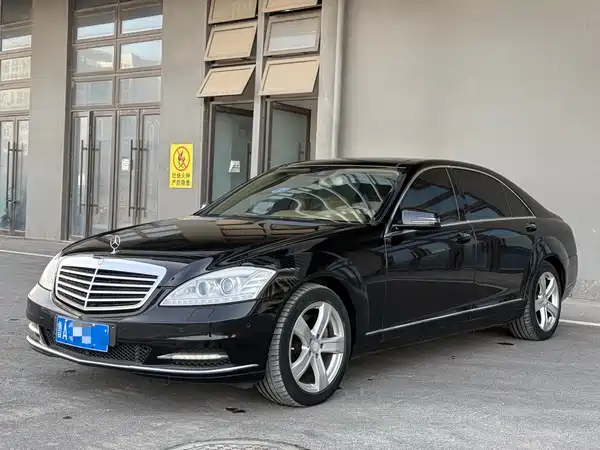 Mercedes-Benz S-Class 2011