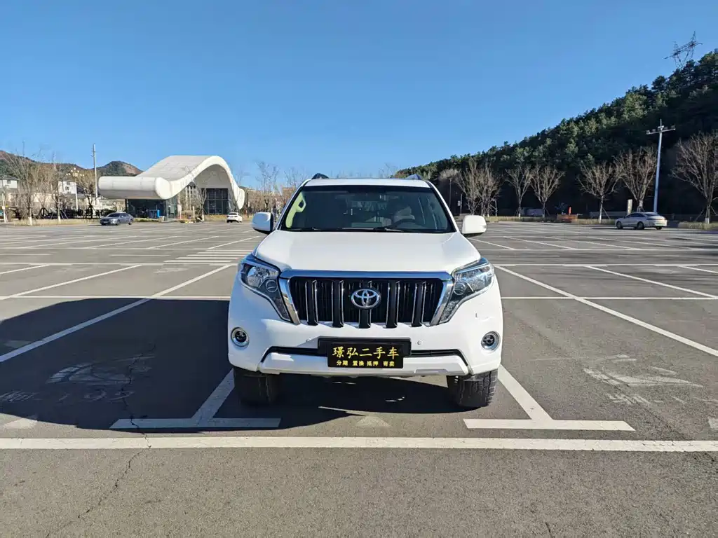 Toyota Prado 2015 — фото 2
