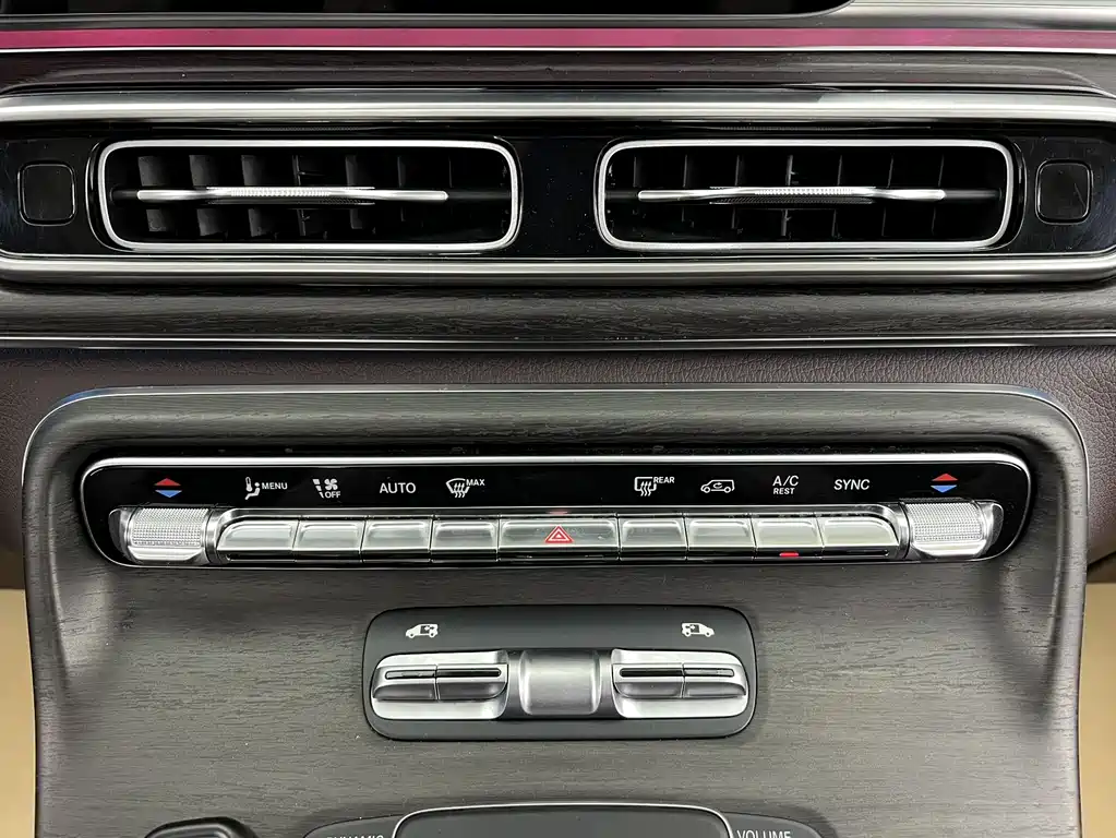 Mercedes-Benz V-Class 2025 — фото 27