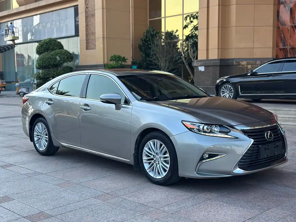 Lexus ES 2016 — фото 3