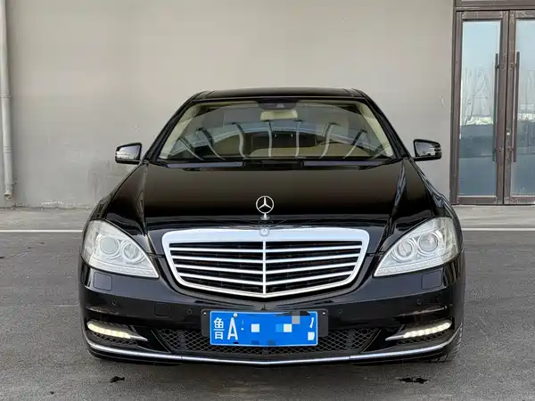Mercedes-Benz S-Class 2011