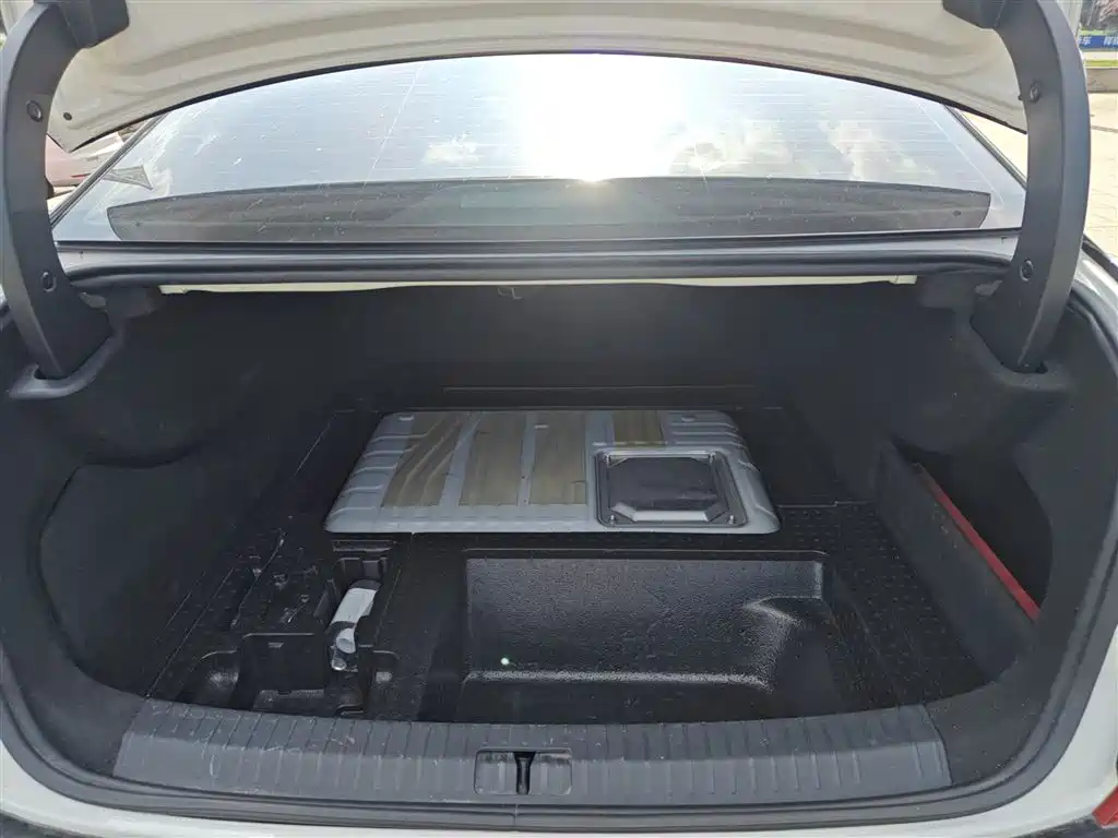 Volkswagen Passat New Energy 2020 — фото 15
