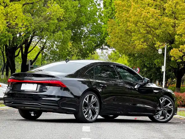 Audi A7L 2023