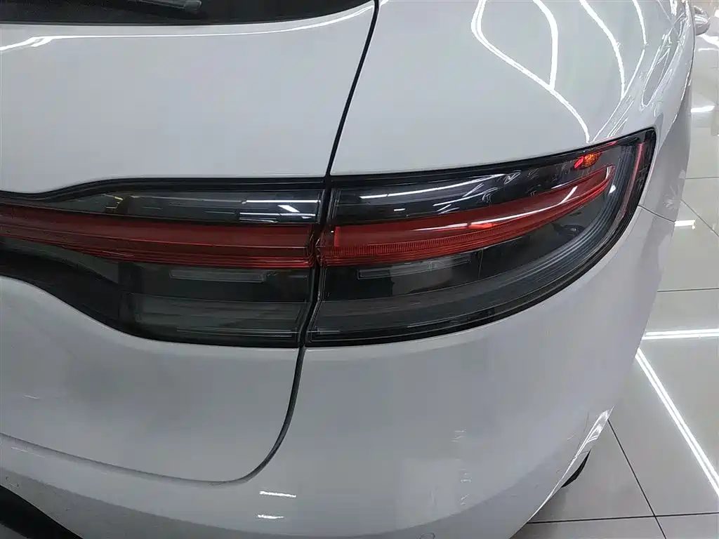 Porsche Macan 2021 — фото 23