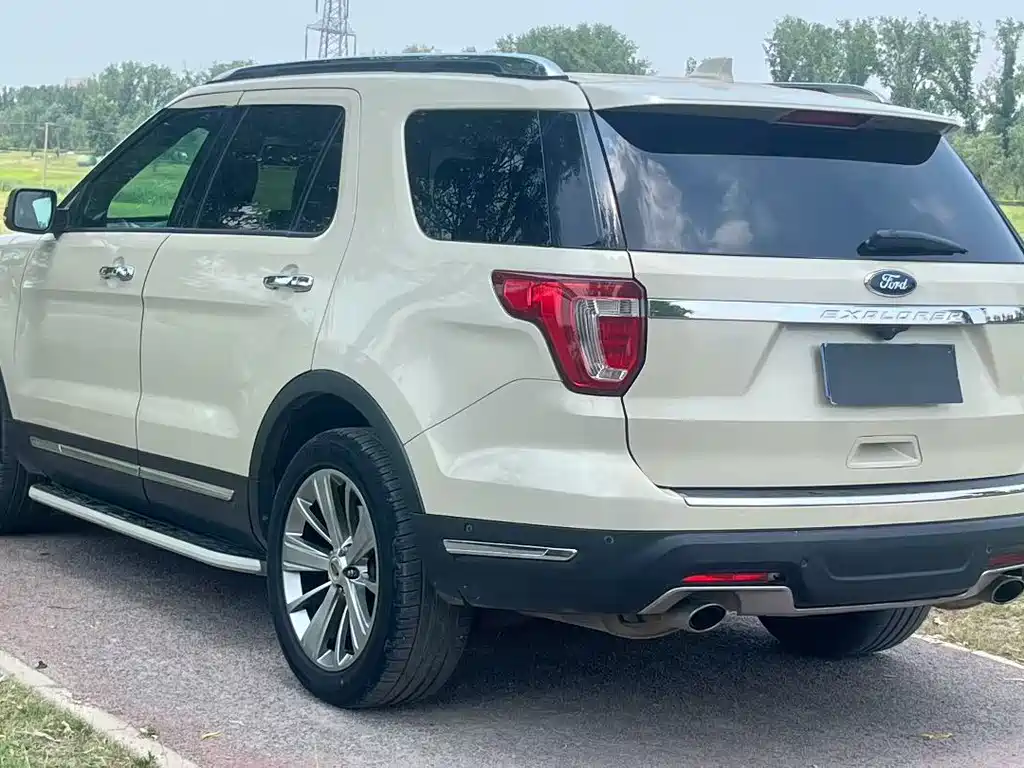 Ford Explorer 2019 — фото 9