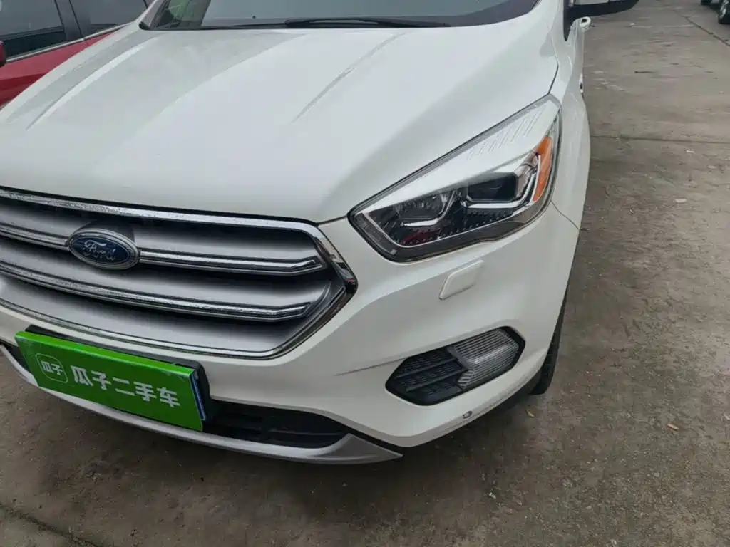 Ford Kuga 2017 — фото 24