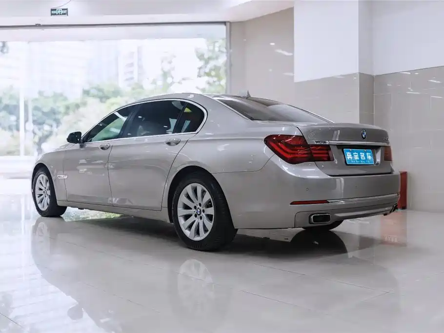 BMW 7 Series 2013 — фото 6