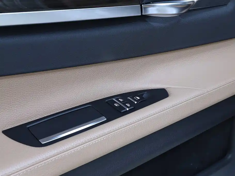 BMW 7 Series 2013 — фото 16