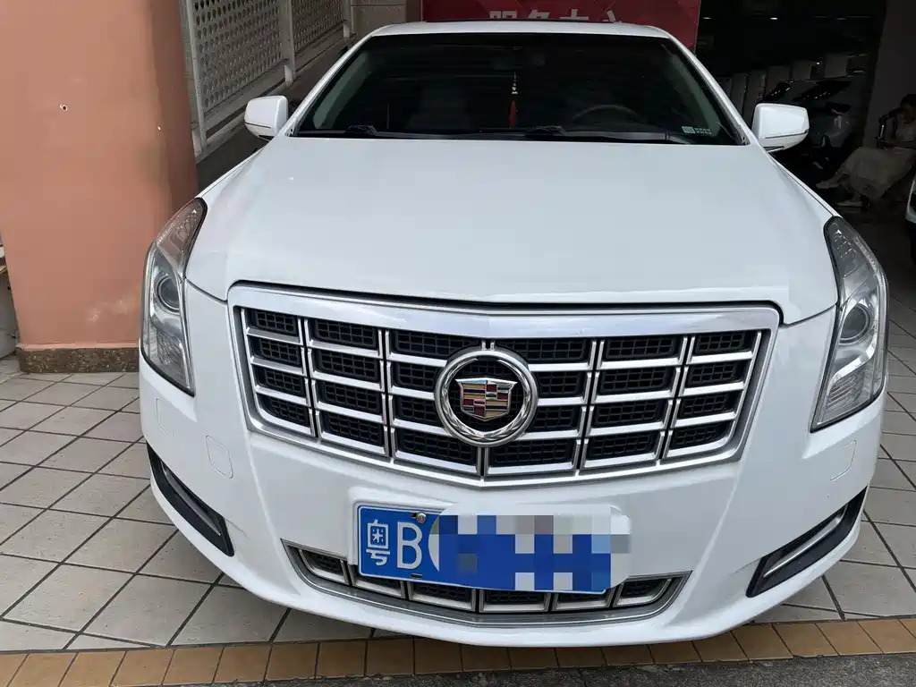 Cadillac XTS 2015 — фото 2