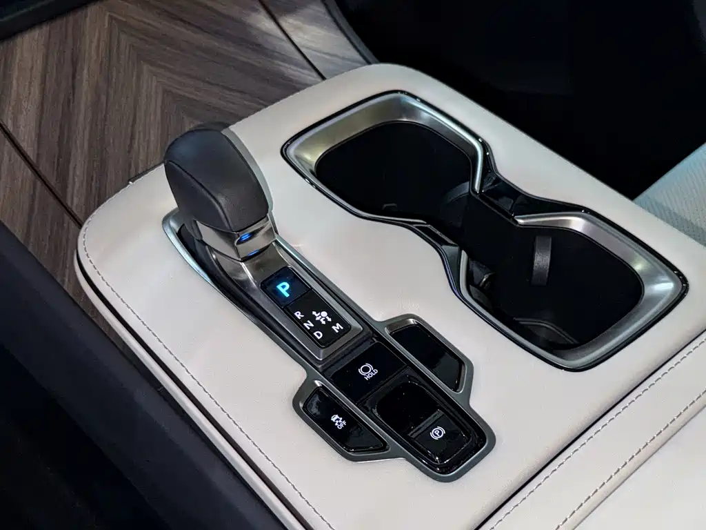Lexus LM 2024 — фото 13