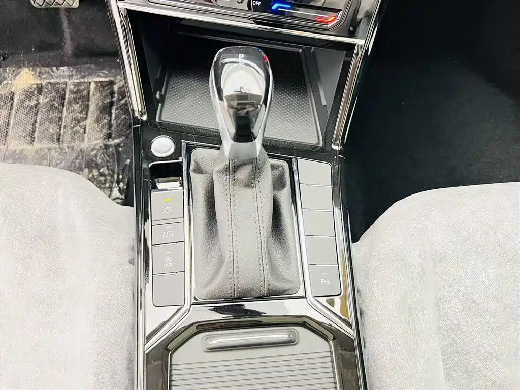 Volkswagen Passat — фото 14