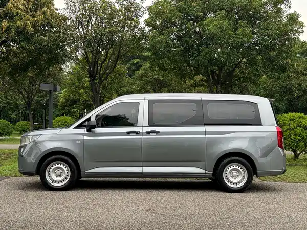 Wuling Journey 2022