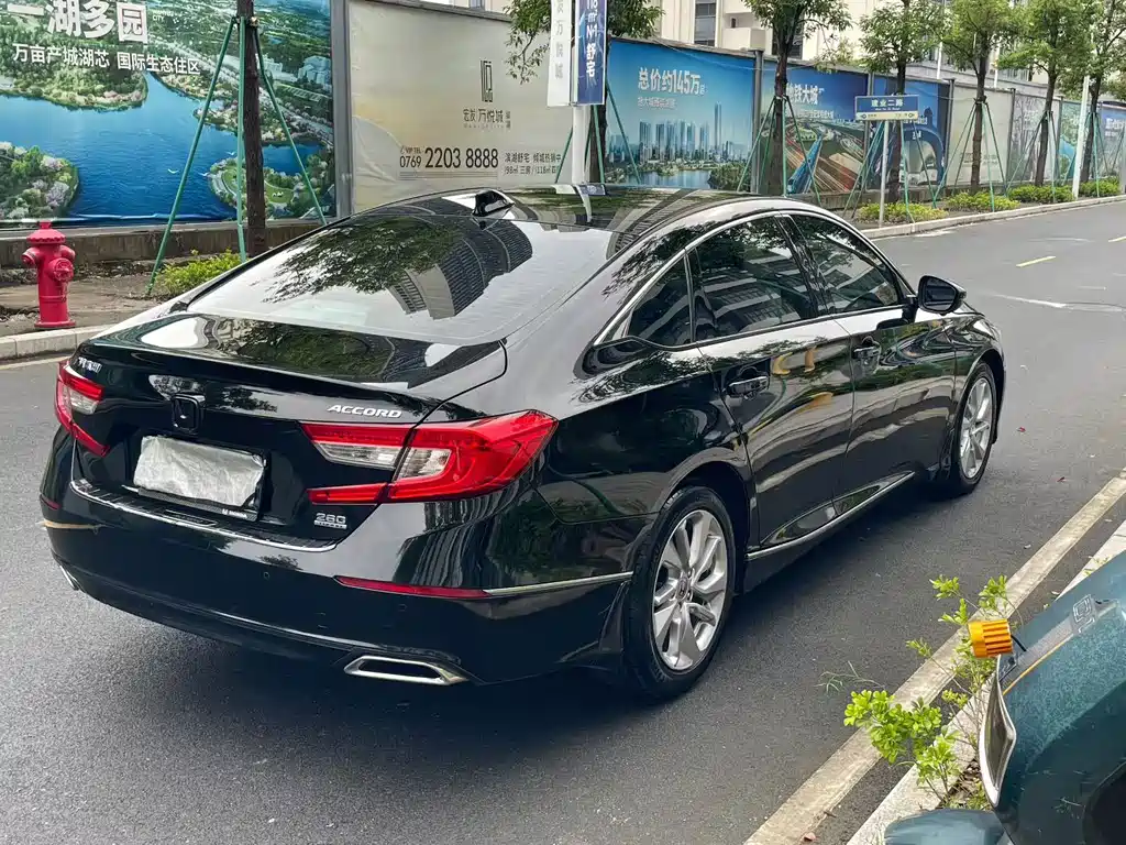 Honda Accord 2018 — фото 6