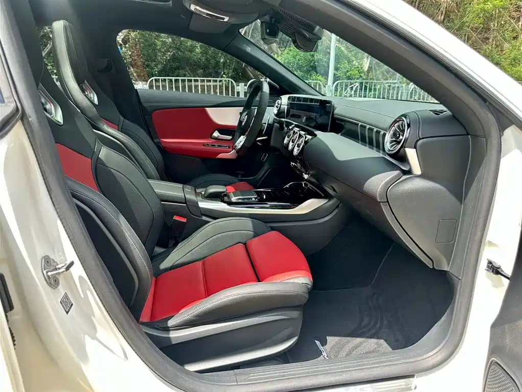 Mercedes-Benz CLA AMG 2022 — фото 16