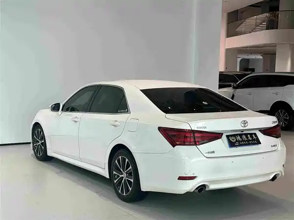 Toyota Crown 2019