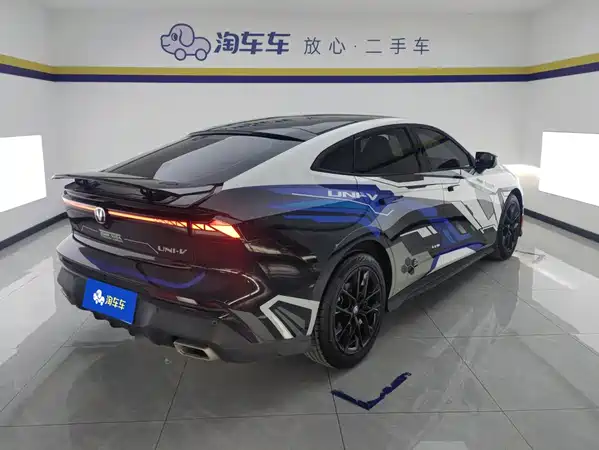 Changan UNI-V 2024