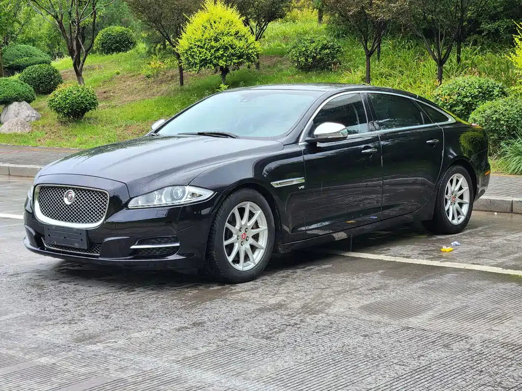 Jaguar XJ 2015 — фото 2