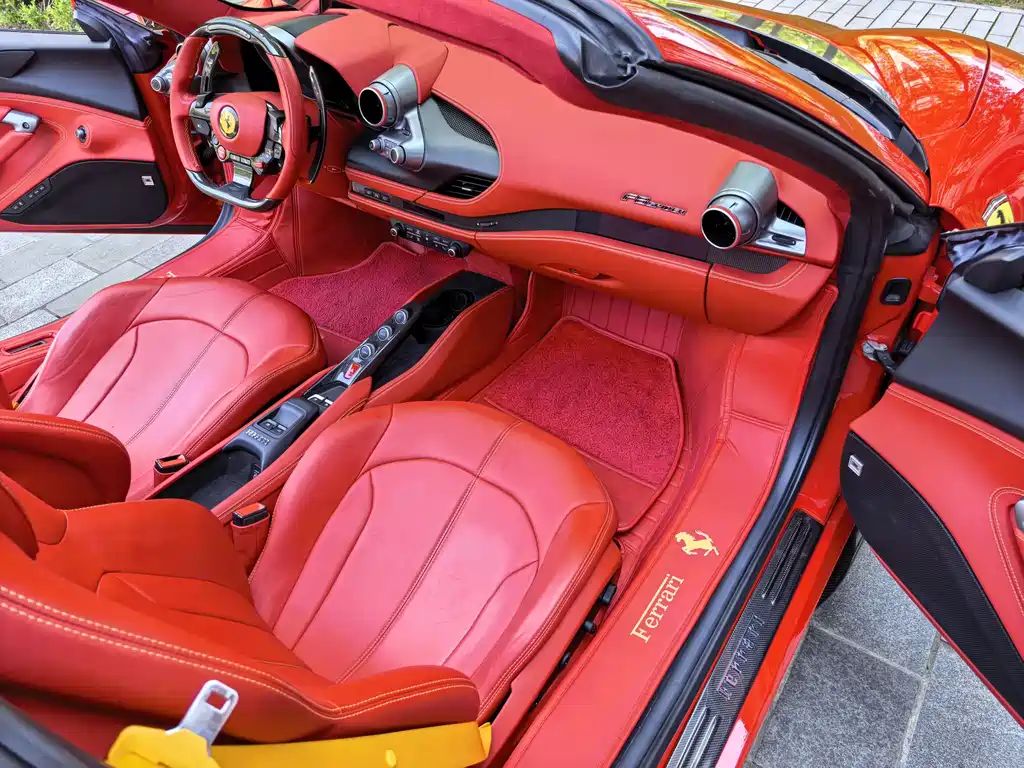 Ferrari F8 2021 — фото 12