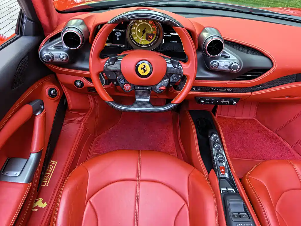 Ferrari F8 2021 — фото 36