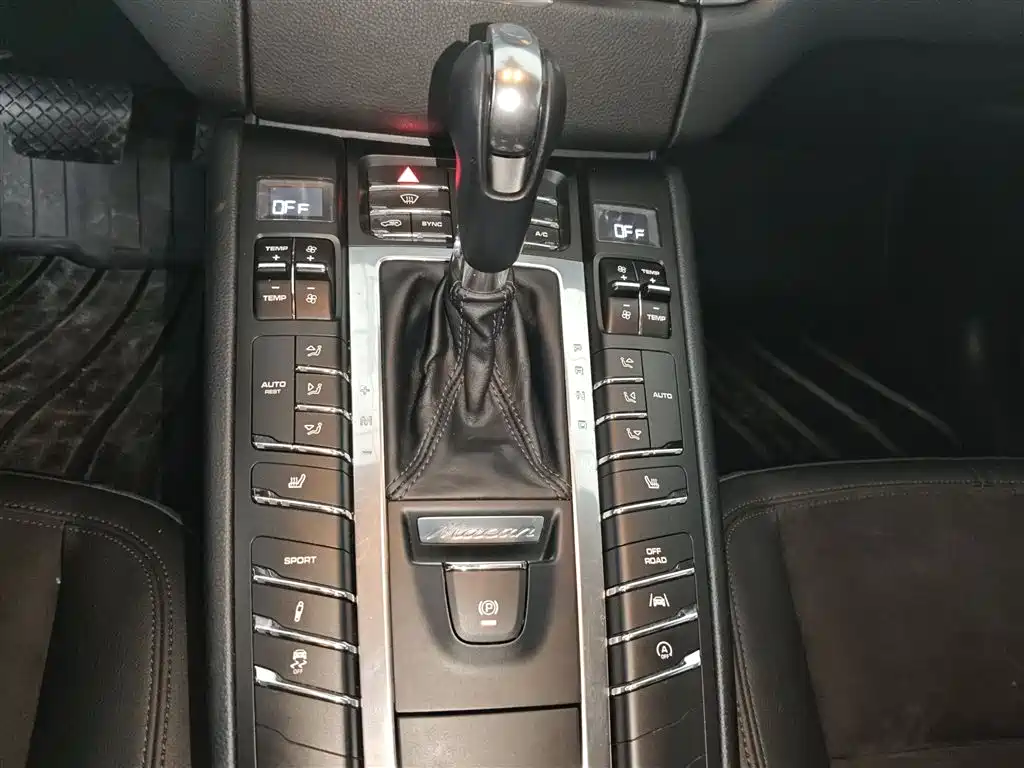 Porsche Macan 2016 — фото 14