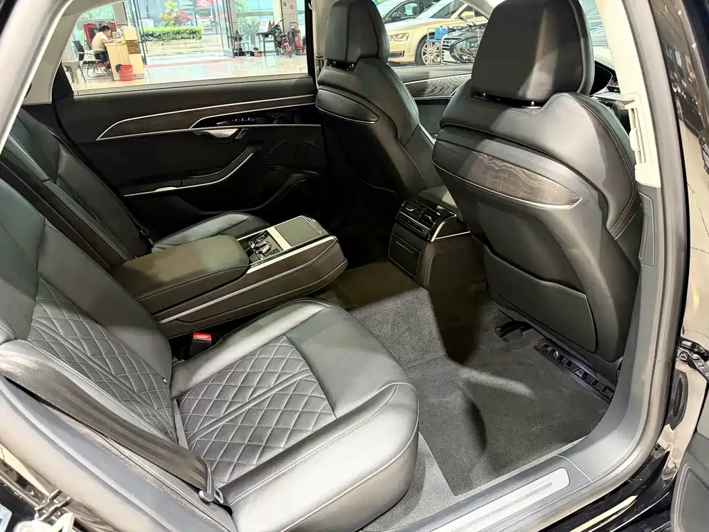 Audi A8 2023