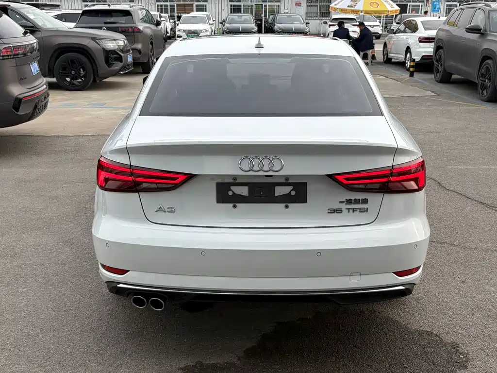 Audi A3 2018 — фото 14