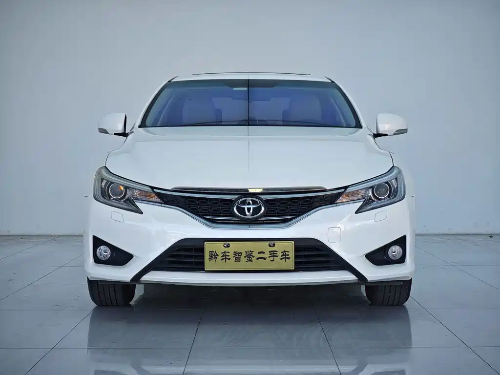 Toyota Reiz 2015 — фото 2